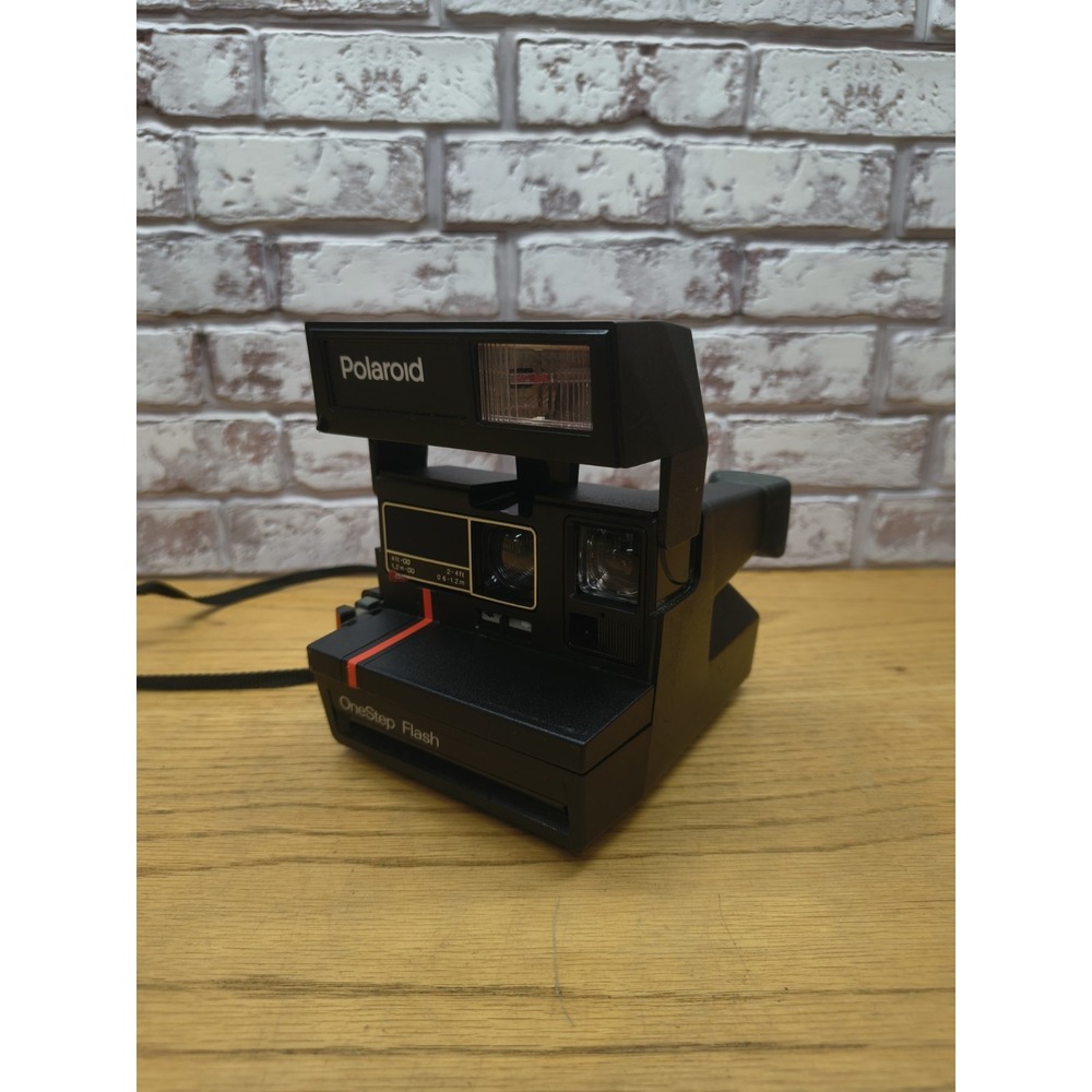 Polaroid One Step Flash Instant Camera. - Picture 1 of 7